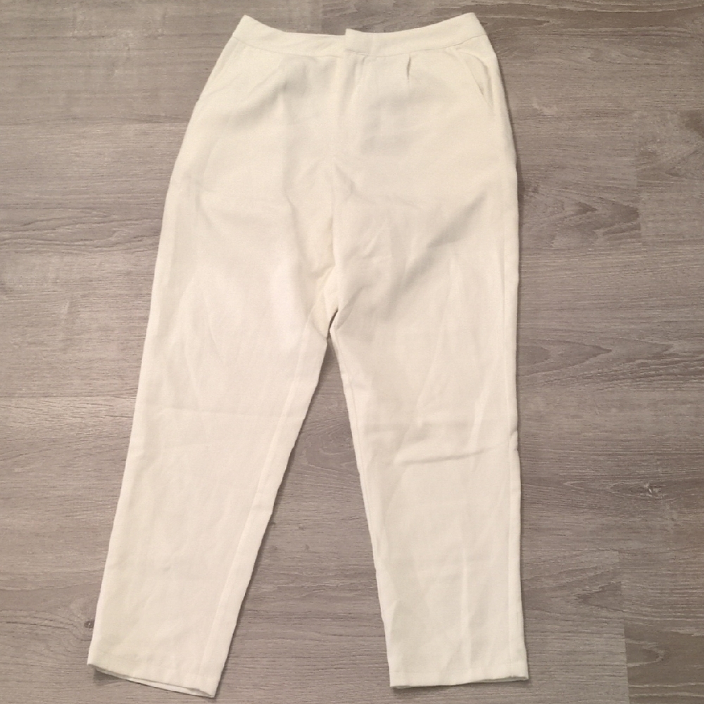 Prettylittlething Cream Cropped Trousers Size 6 US